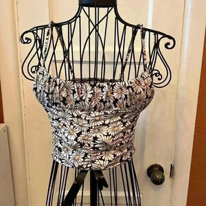 Urban Outfitters Kelsey Cropped Cami Top. Black/White/Yellow Floral Daisy-Sz S